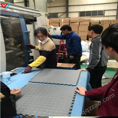塑料家装注塑异型材质地面备设备PVC环保地垫现货供应上海一东塑料制品地板生产家